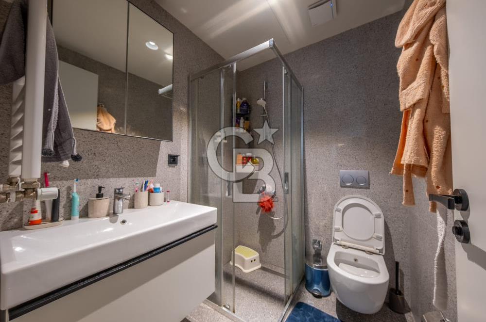 Kahramandere’de 300 m² Net Kullanımlı, Şömineli 5+1 Lüks Villa – Özel Kış Bahçeli