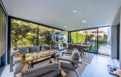 Kahramandere’de 300 m² Net Kullanımlı, Şömineli 5+1 Lüks Villa – Özel Kış Bahçeli