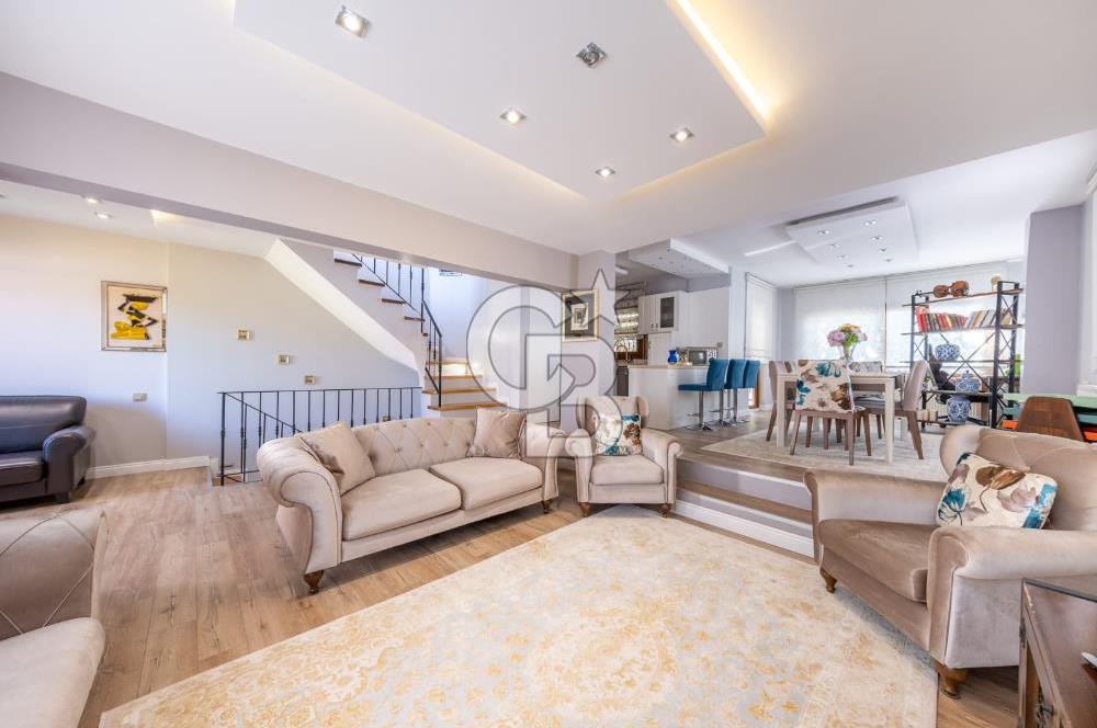 Kahramandere’de 300 m² Net Kullanımlı, Şömineli 5+1 Lüks Villa – Özel Kış Bahçeli