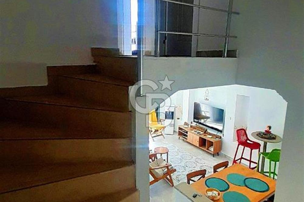 BODRUM MİLAS'TA ÖZEL PLAJLI YENİLENMİŞ TREPLEKS VİLLA