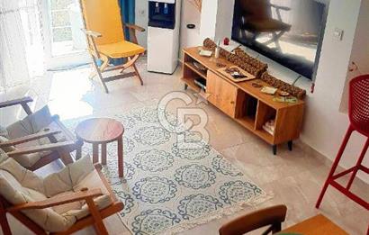 BODRUM MİLAS'TA ÖZEL PLAJLI YENİLENMİŞ TREPLEKS VİLLA
