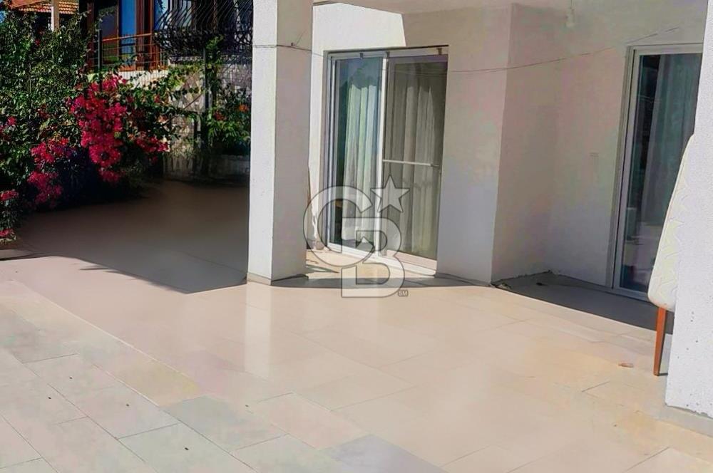 BODRUM MİLAS'TA ÖZEL PLAJLI YENİLENMİŞ TREPLEKS VİLLA