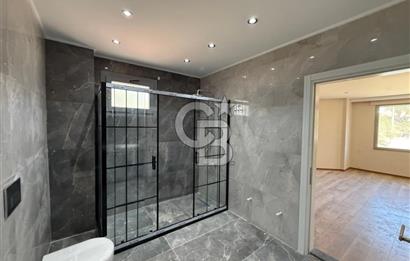 Urla Bademler Hekimköy Sitesinde Satılık 5+1 Villa