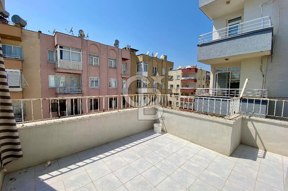 Mersin Yenişehir Palmiye Mahallesi – Kiralık 3+1 Çatı Katı Daire 