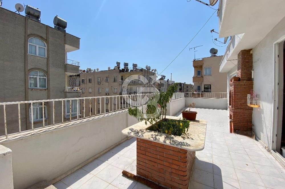 Mersin Yenişehir Palmiye Mahallesi – Kiralık 3+1 Çatı Katı Daire 