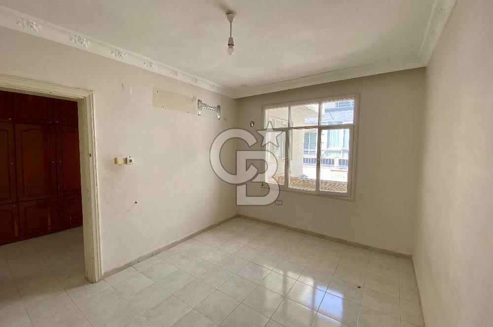 Mersin Yenişehir Palmiye Mahallesi – Kiralık 3+1 Çatı Katı Daire 