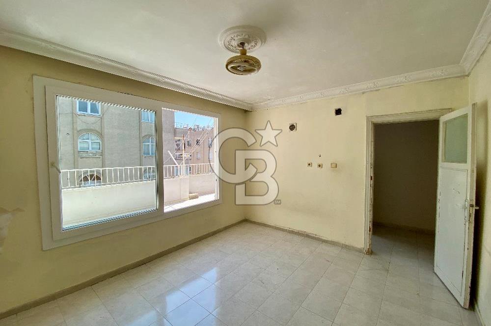 Mersin Yenişehir Palmiye Mahallesi – Kiralık 3+1 Çatı Katı Daire 