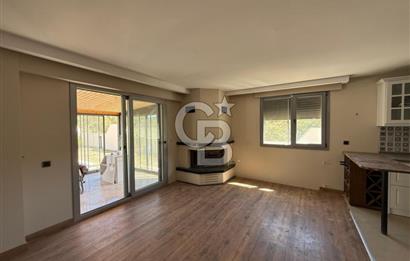 Urla Bademler Hekimköy Sitesinde Satılık 5+1 Villa