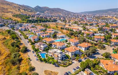 GÜZELBAHÇE KAHRAMANDEREDE BUTİK SİTE İÇERİSİNDE KİRALIK VİLLA