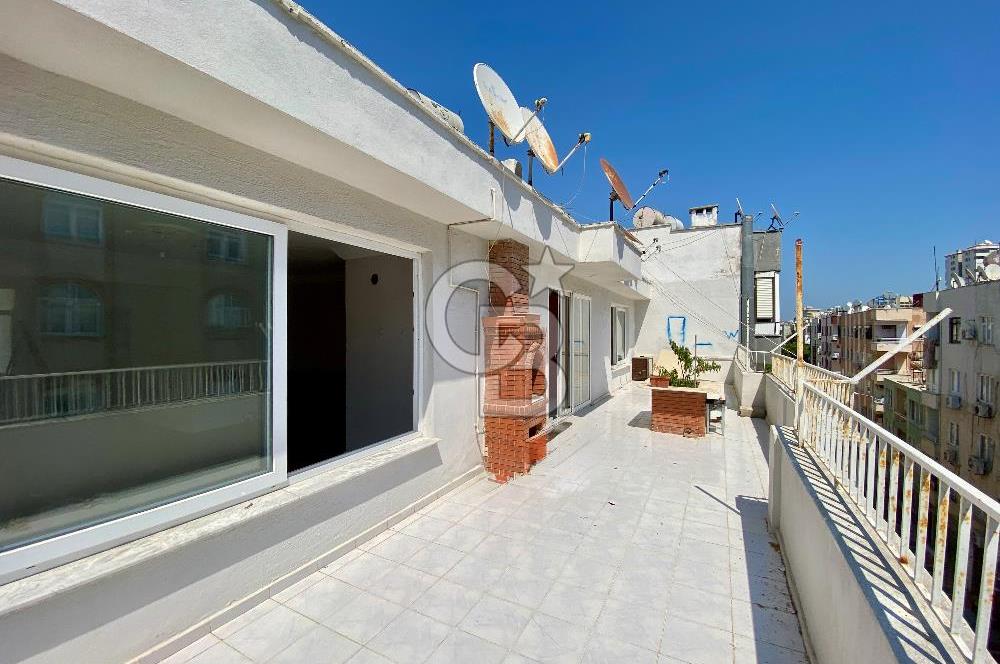 Mersin Yenişehir Palmiye Mahallesi – Kiralık 3+1 Çatı Katı Daire 