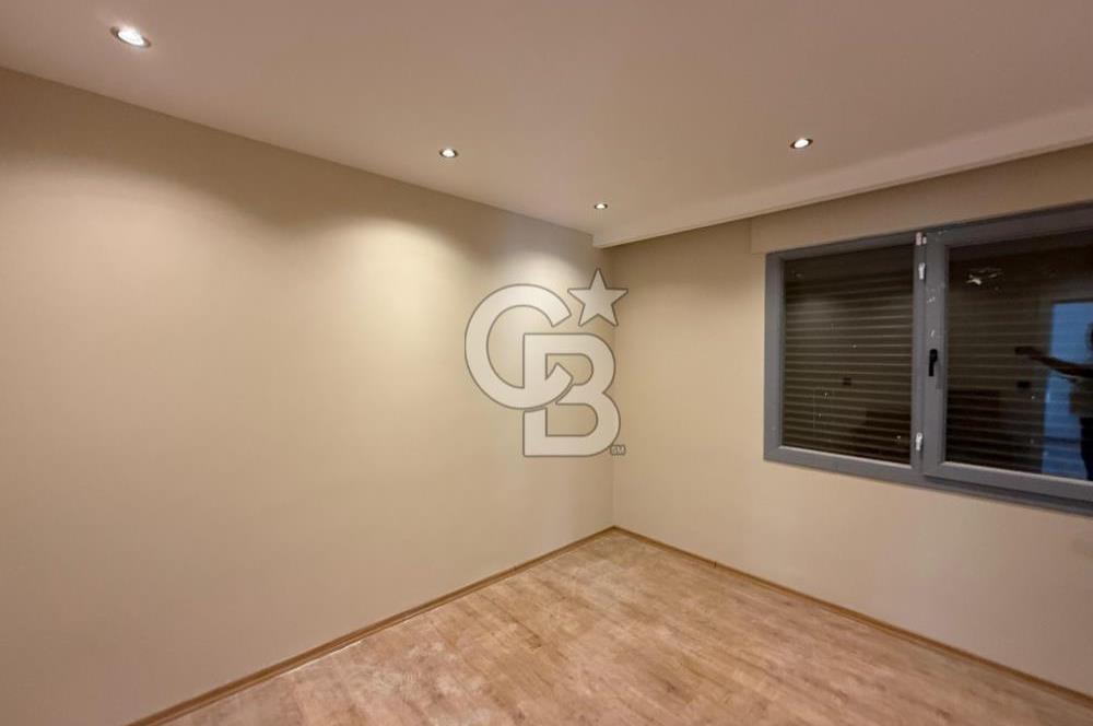 Urla Bademler Hekimköy Sitesinde Satılık 5+1 Villa