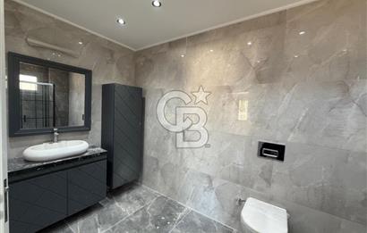 Urla Bademler Hekimköy Sitesinde Satılık 5+1 Villa