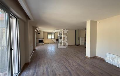 Urla Bademler Hekimköy Sitesinde Satılık 5+1 Villa