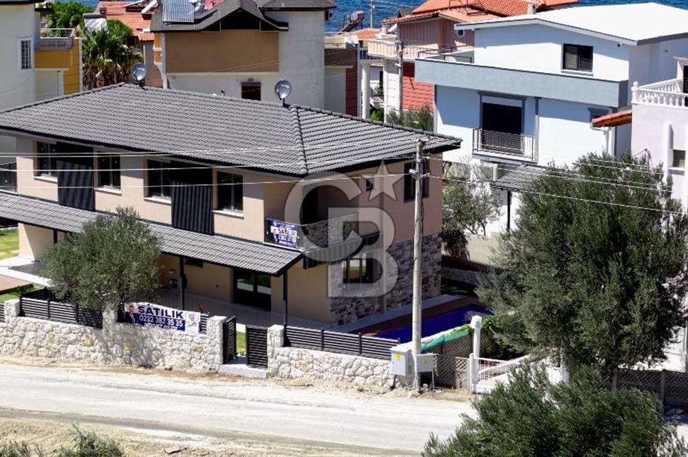 İZMİR ŞAKRAN'DA HAVUZLU SATILIK VİLLA