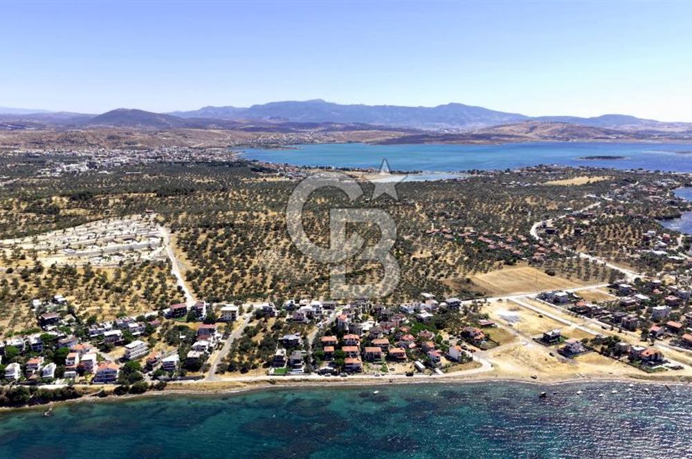 İZMİR ŞAKRAN'DA HAVUZLU SATILIK VİLLA