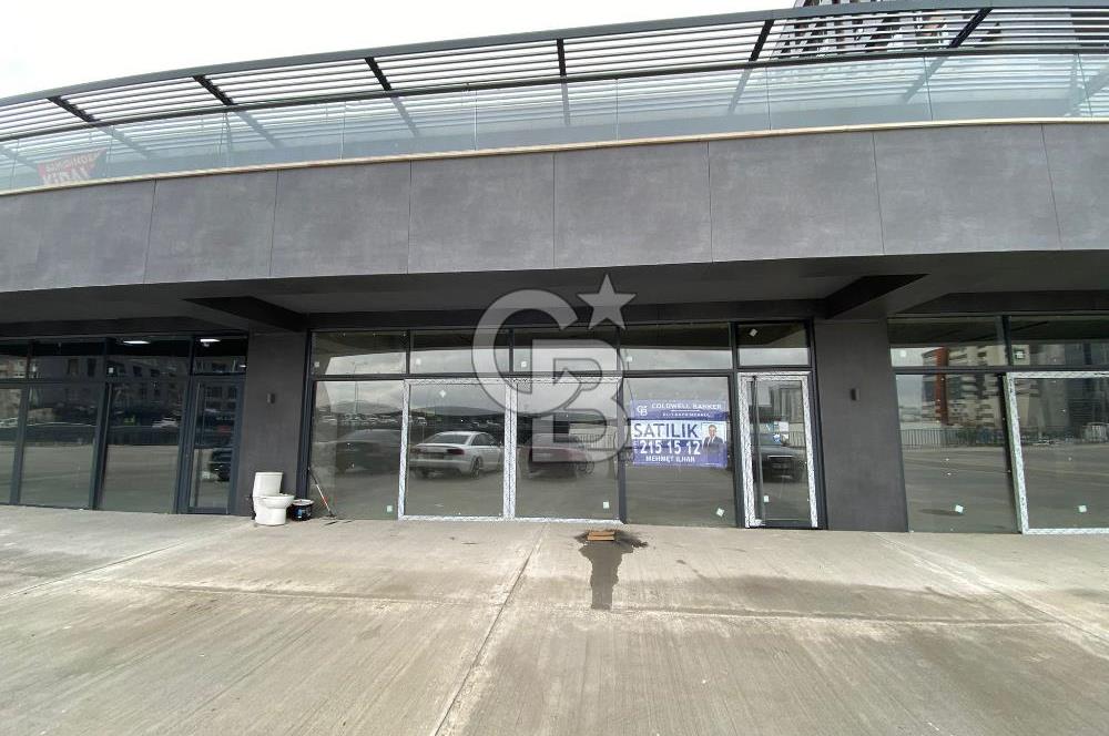 Autozone'da, SATILIK 187 m2 Dükkan