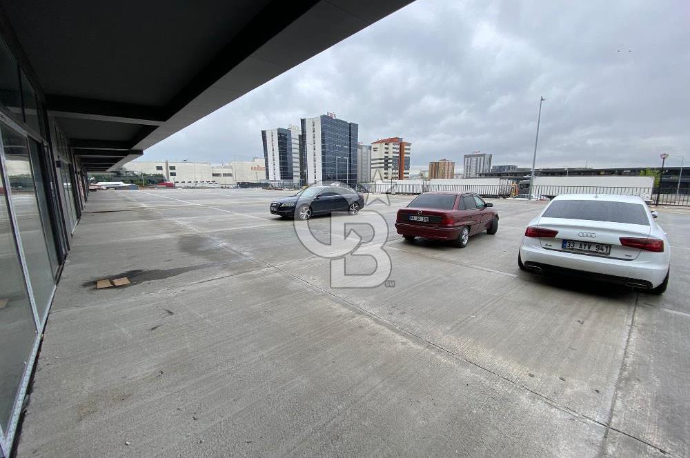 Autozone'da, SATILIK 187 m2 Dükkan