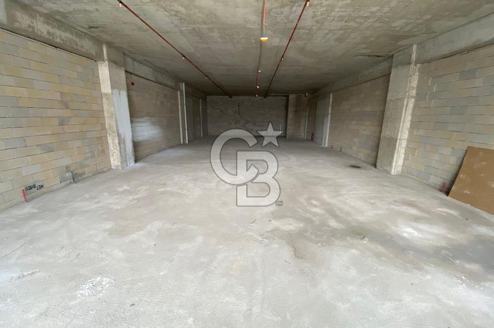 Autozone'da, SATILIK 187 m2 Dükkan