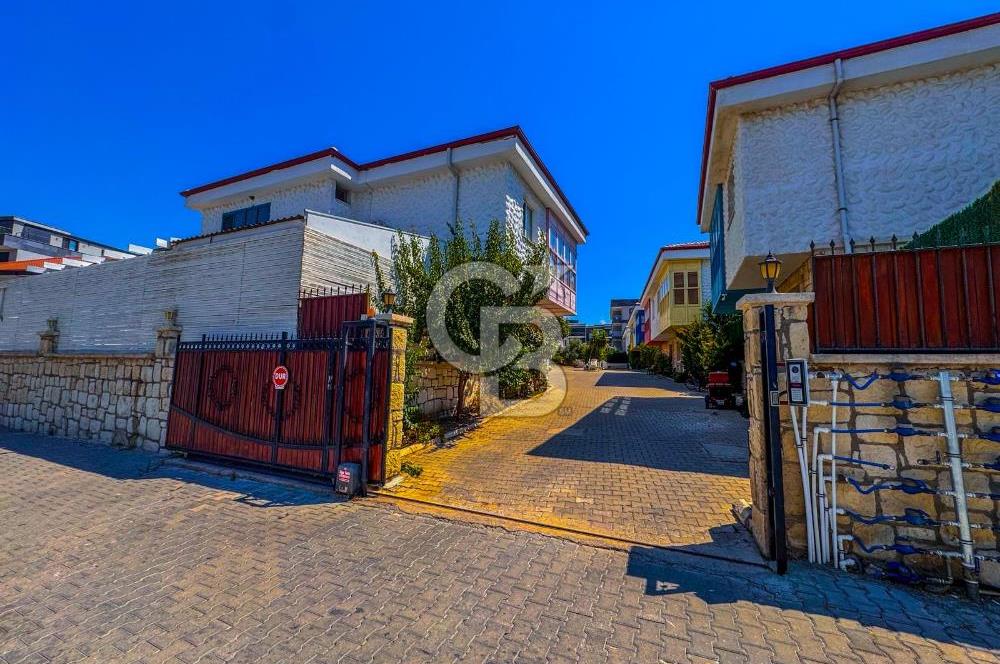 Seferihisar Camikebir' de Satılık Müstakil Havuzlu Taş Konaklar