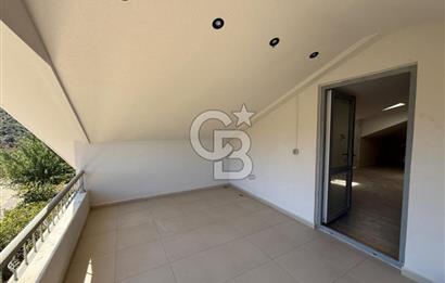 Urla Bademler Hekimköy Sitesinde Satılık 5+1 Villa