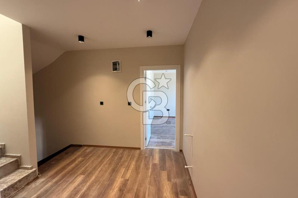 Urla Bademler Hekimköy Sitesinde Satılık 5+1 Villa