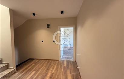 Urla Bademler Hekimköy Sitesinde Satılık 5+1 Villa
