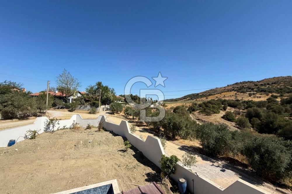 Urla Bademler Hekimköy Sitesinde Satılık 5+1 Villa