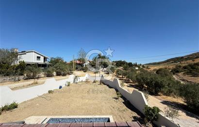 Urla Bademler Hekimköy Sitesinde Satılık 5+1 Villa