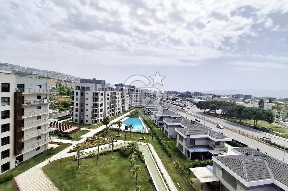 Green Park Çiğli'de Havuz Cepheli Satılık Sıfır 2+1 Daire