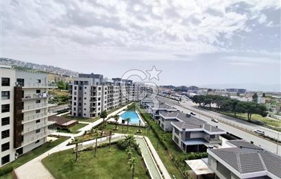Green Park Çiğli'de Havuz Cepheli Satılık Sıfır 2+1 Daire