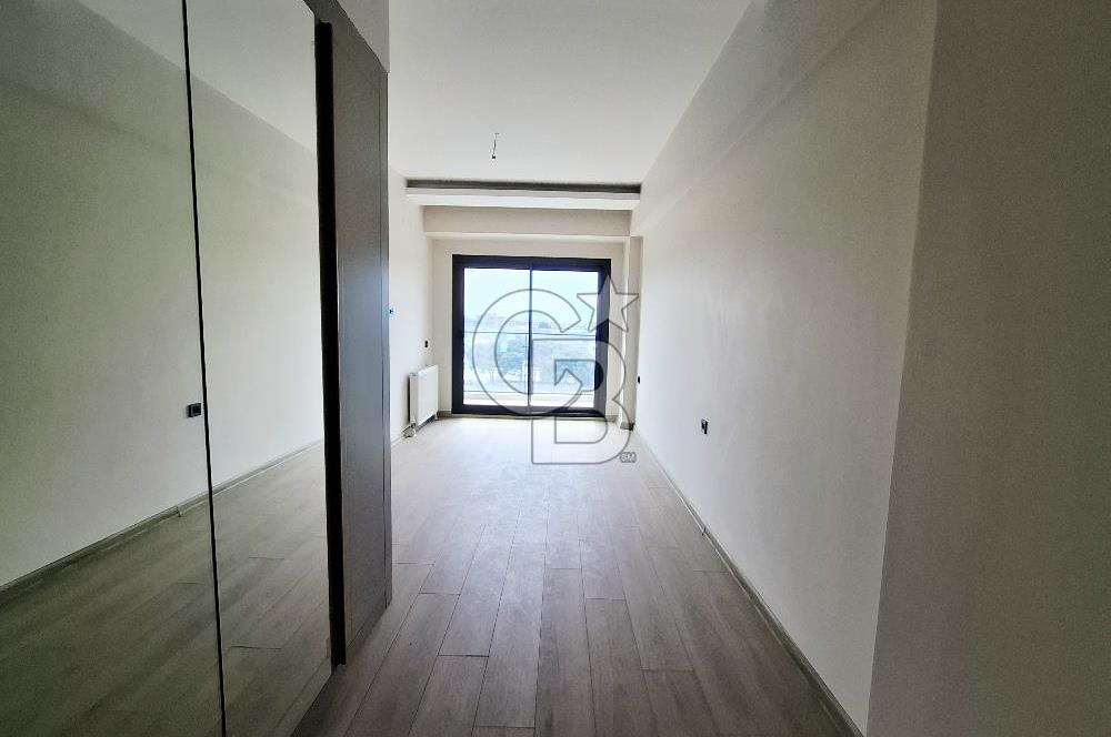 Green Park Çiğli'de Havuz Cepheli Satılık Sıfır 2+1 Daire