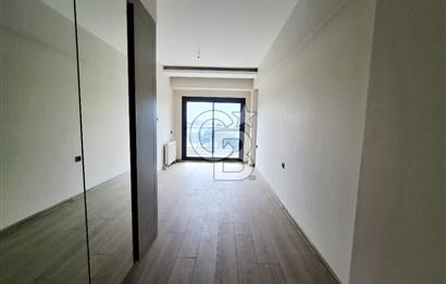 Green Park Çiğli'de Havuz Cepheli Satılık Sıfır 2+1 Daire
