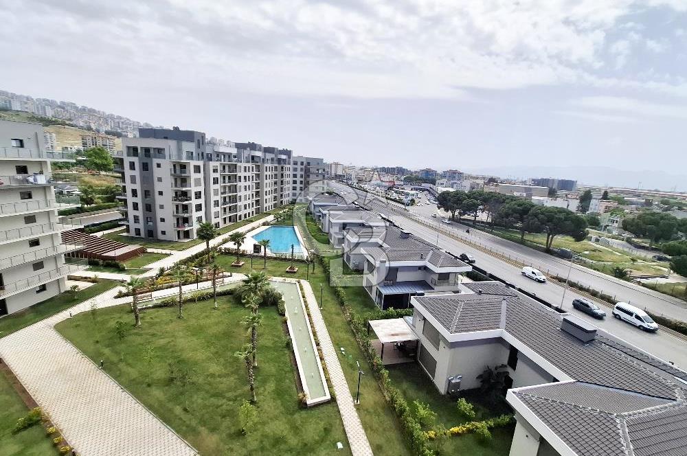 Green Park Çiğli'de Havuz Cepheli Satılık Sıfır 2+1 Daire