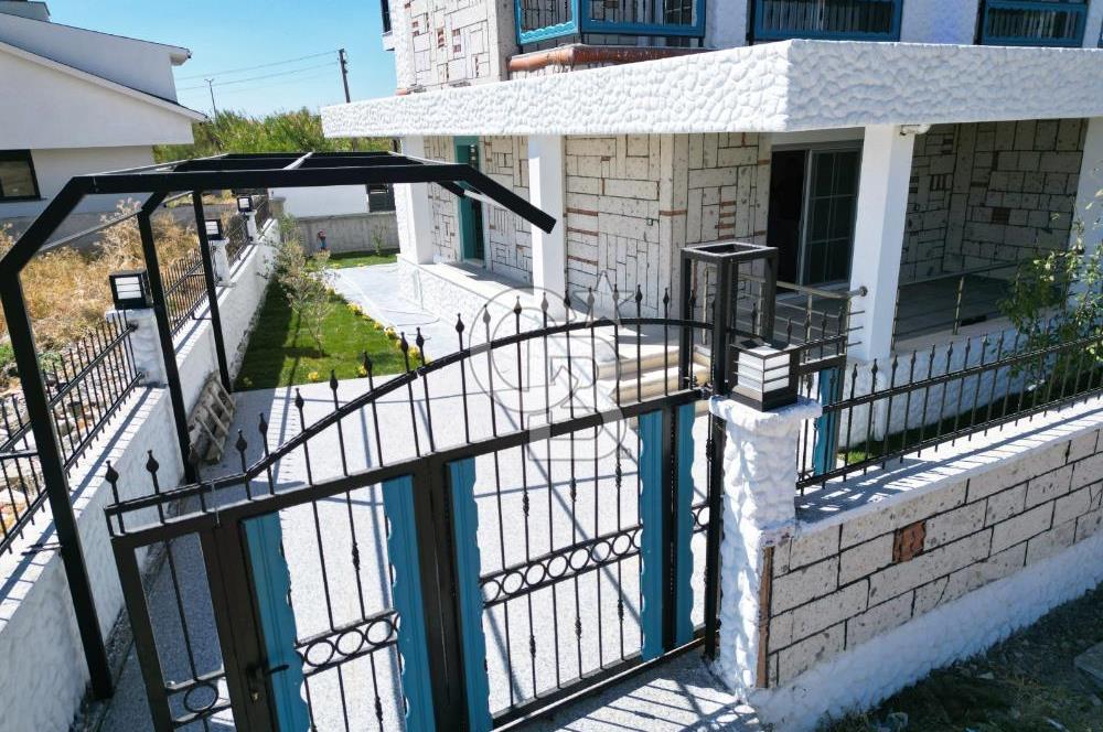DENİZE VE ANAYOLA YAKIN, 5+1 ,ZEMİN KATTA ODASI OLAN LÜX VİLLA!