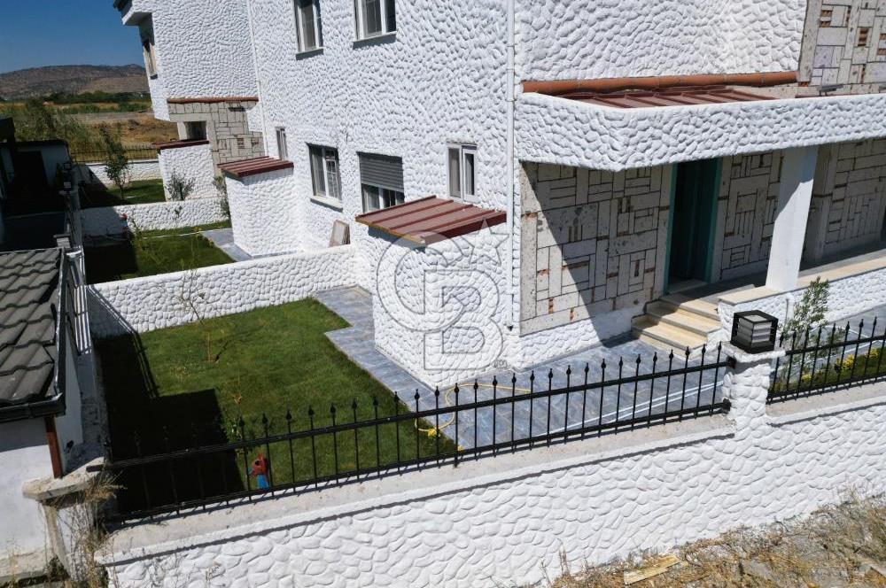 DENİZE VE ANAYOLA YAKIN, 5+1 ,ZEMİN KATTA ODASI OLAN LÜX VİLLA!