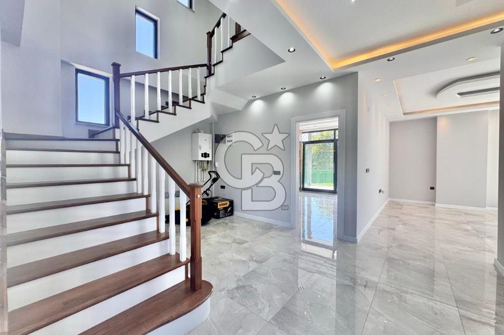 CB Elexus | Başiskele Damlar'da LÜX 4+1 Satılık Villa