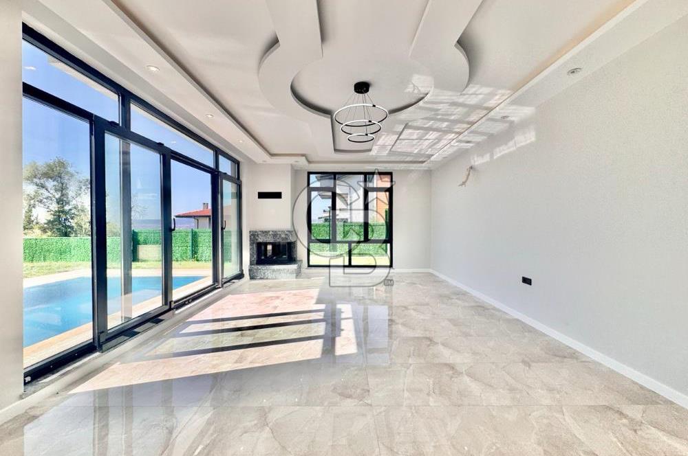 CB Elexus | Başiskele Damlar'da LÜX 4+1 Satılık Villa