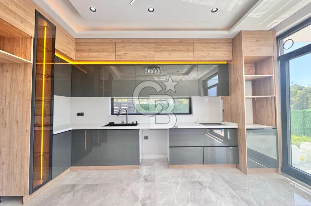 CB Elexus | Başiskele Damlar'da LÜX 4+1 Satılık Villa