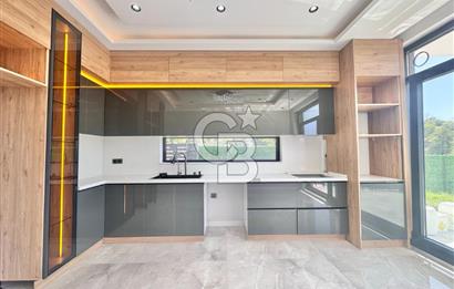 CB Elexus | Başiskele Damlar'da LÜX 4+1 Satılık Villa