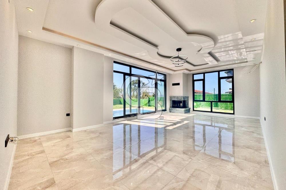 CB Elexus | Başiskele Damlar'da LÜX 4+1 Satılık Villa