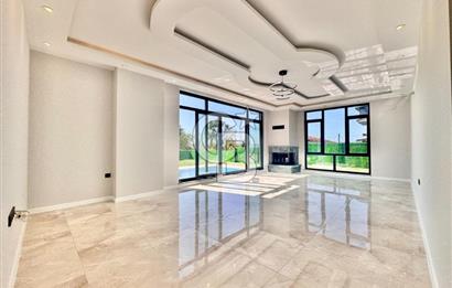 CB Elexus | Başiskele Damlar'da LÜX 4+1 Satılık Villa