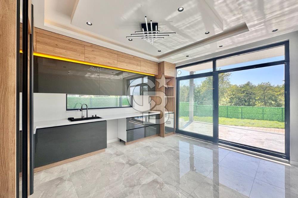 CB Elexus | Başiskele Damlar'da LÜX 4+1 Satılık Villa