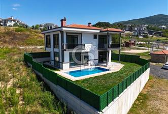 CB Elexus | Başiskele Damlar'da LÜX 4+1 Satılık Villa