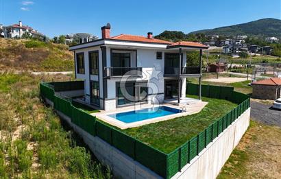 CB Elexus | Başiskele Damlar'da LÜX 4+1 Satılık Villa