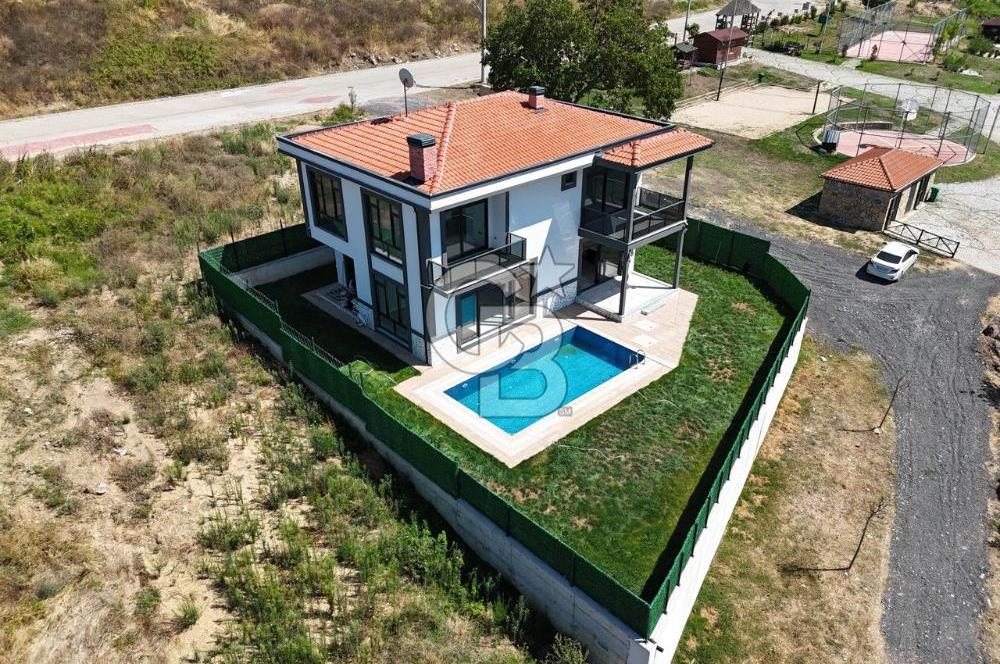CB Elexus | Başiskele Damlar'da LÜX 4+1 Satılık Villa