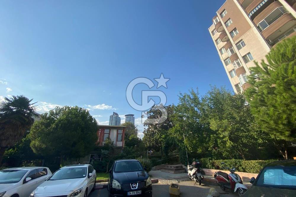 ATAŞEHİR, EMAAR SQUARE YAKINI, SİTE İÇİ , YAPILI 3+1 SATILIK