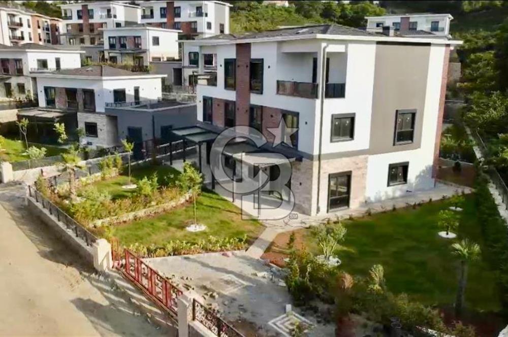 KASIR LİVİNG ULTRA LÜKS TRİPLEKS SATILIK VİLLA