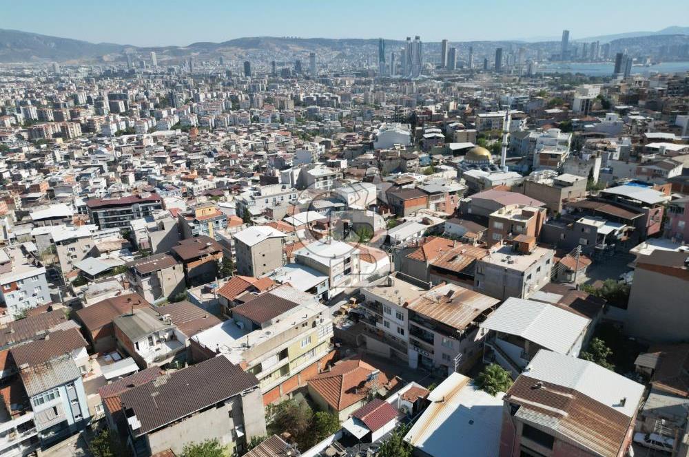 CB.ROUTE'DAN BAYRAKLI MUHİTTİN ERENERDE 4 KAT İMARLI ARSA