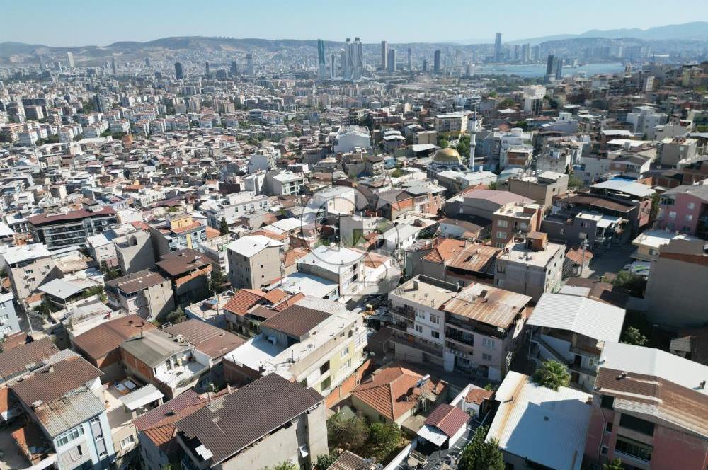 CB.ROUTE'DAN BAYRAKLI MUHİTTİN ERENERDE 4 KAT İMARLI ARSA