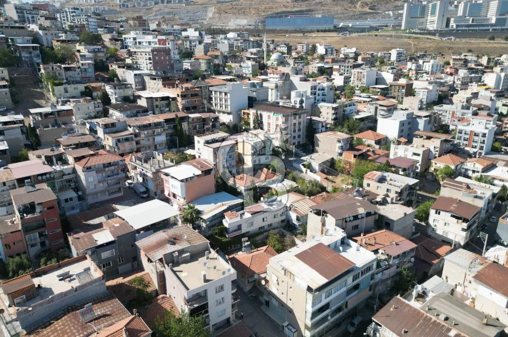 CB.ROUTE'DAN BAYRAKLI MUHİTTİN ERENERDE 4 KAT İMARLI ARSA